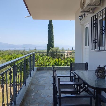 Ntina'S Apartment Aigio Exterior photo