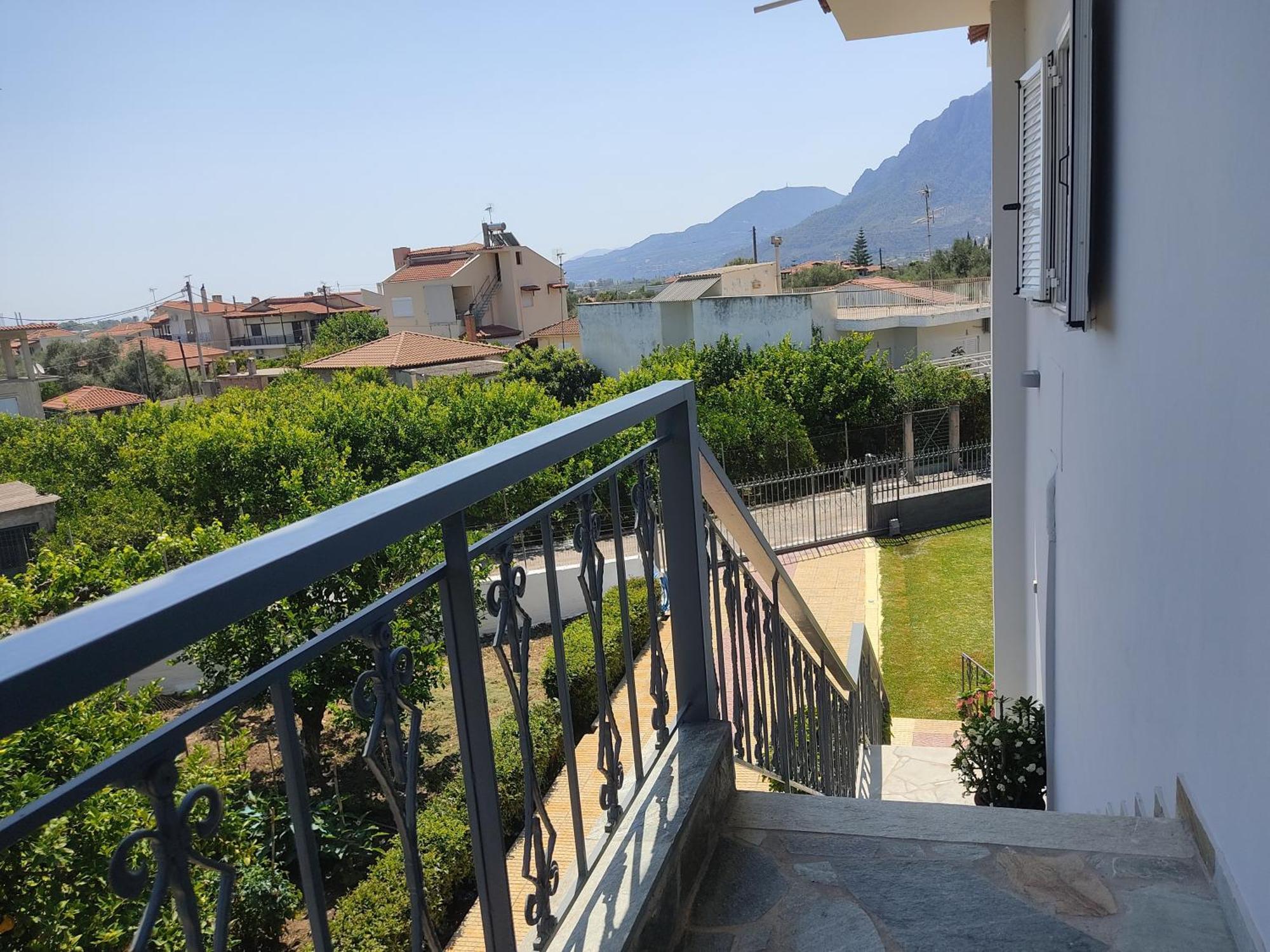 Ntina'S Apartment Aigio Exterior photo